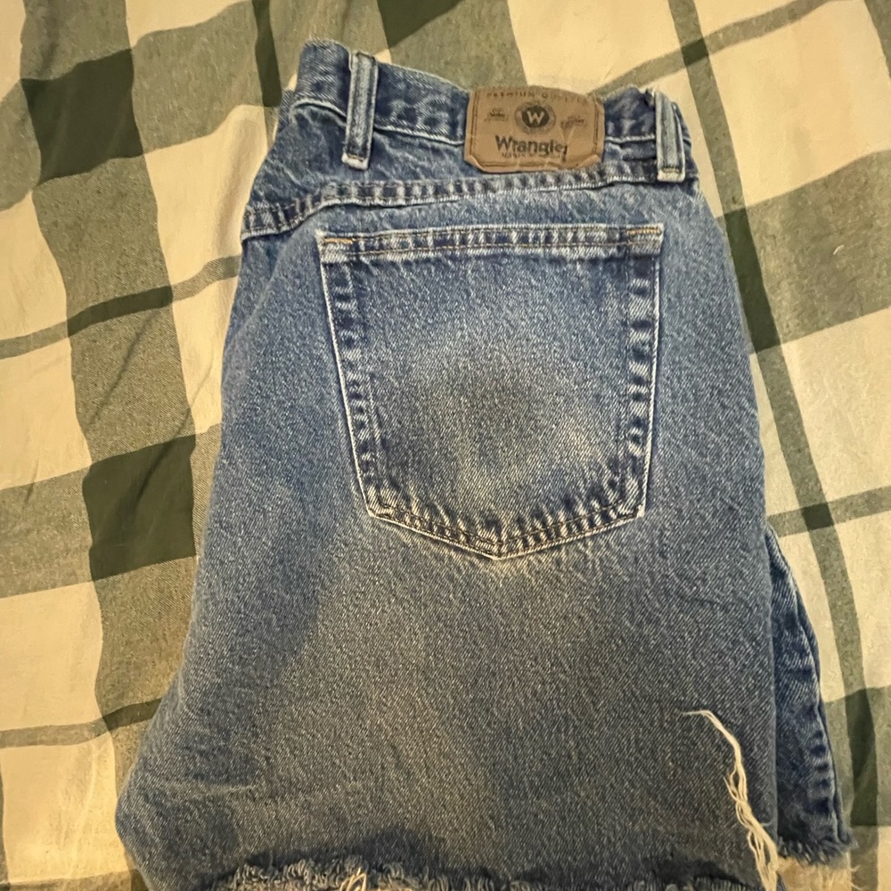 Wrangler Relaxed Fit Blue Denim Shorts